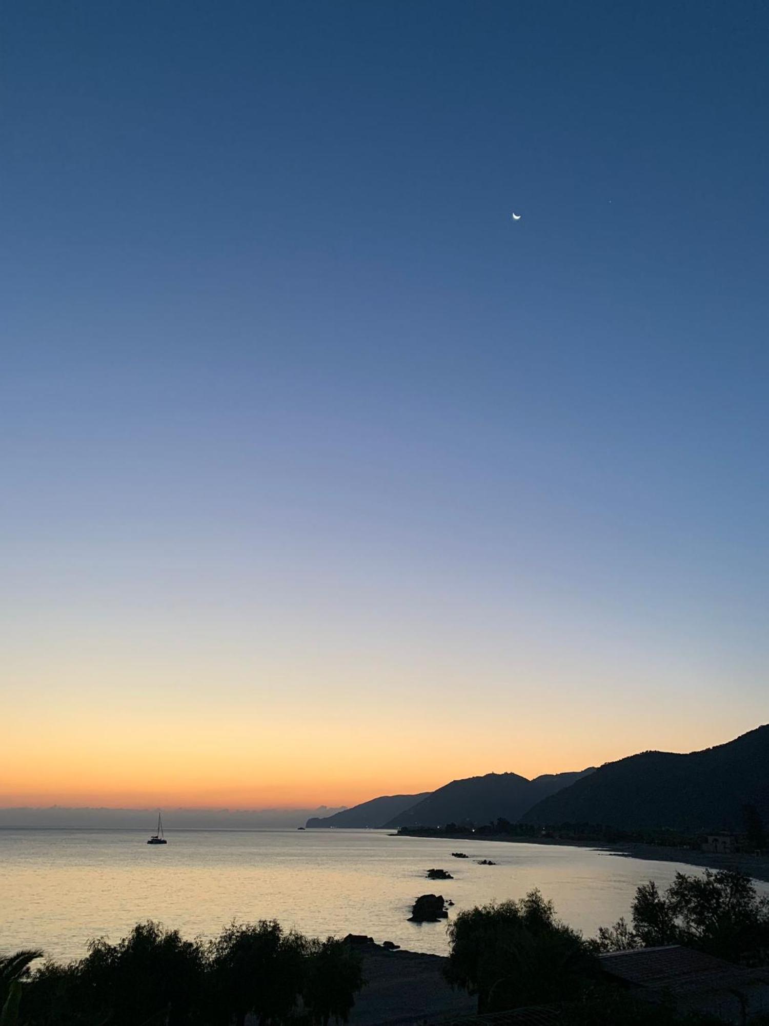 Testa Di Monaco Natural Beach Capo dʼOrlando Eksteriør bilde